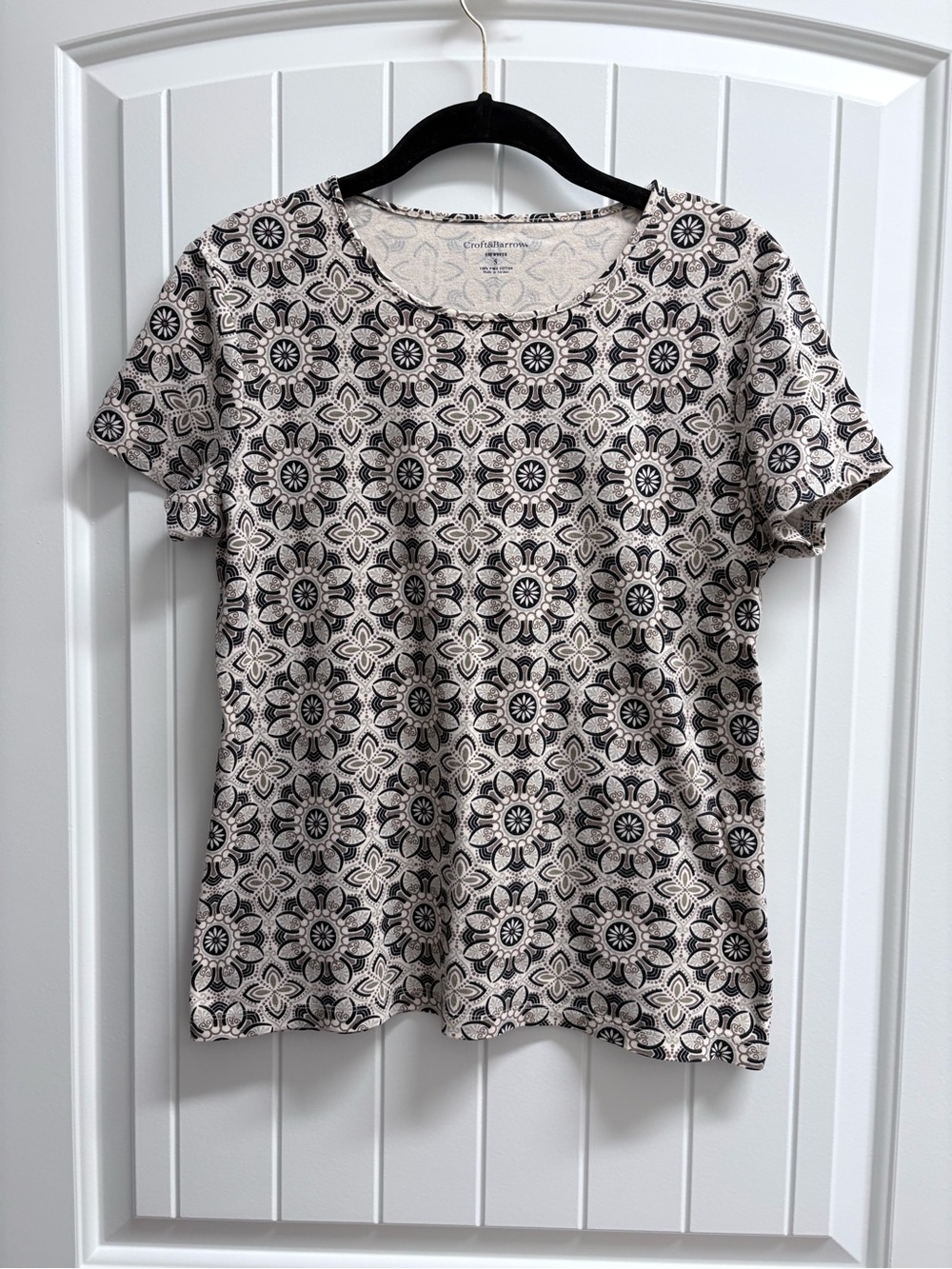 croft & barrow Black and Cream Floral Geometric Short Sleeve Tee